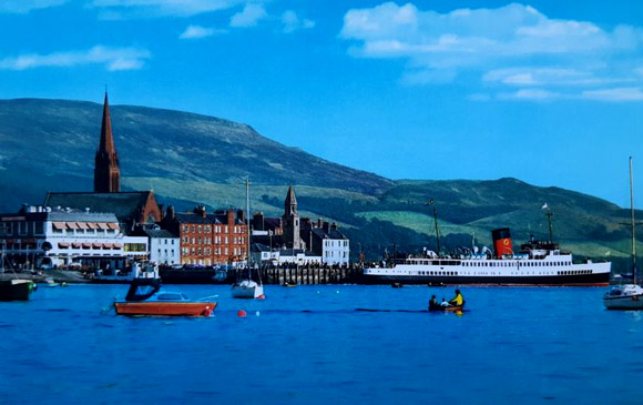 ueen mary 2 at largs pier